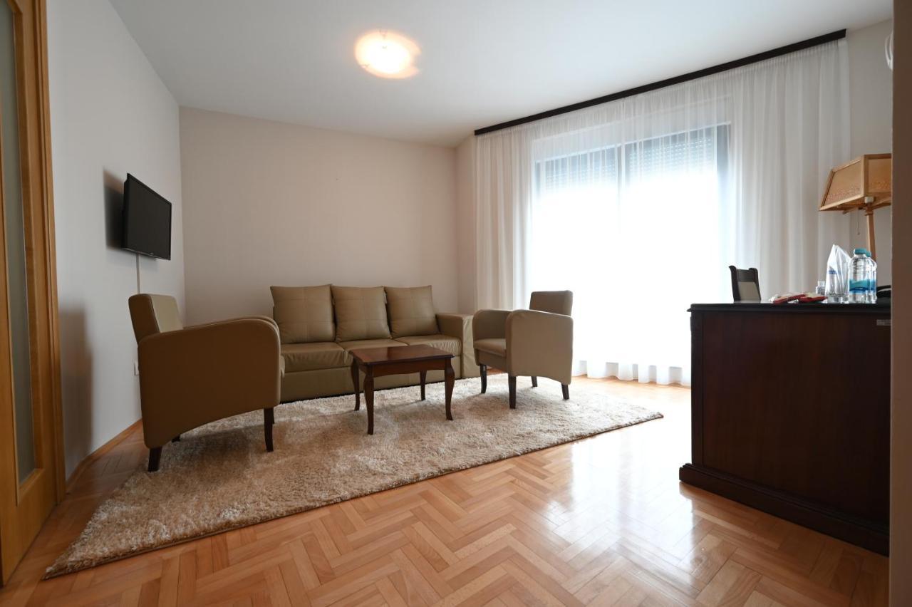 Hotel "Jkc Banja Luka" Экстерьер фото