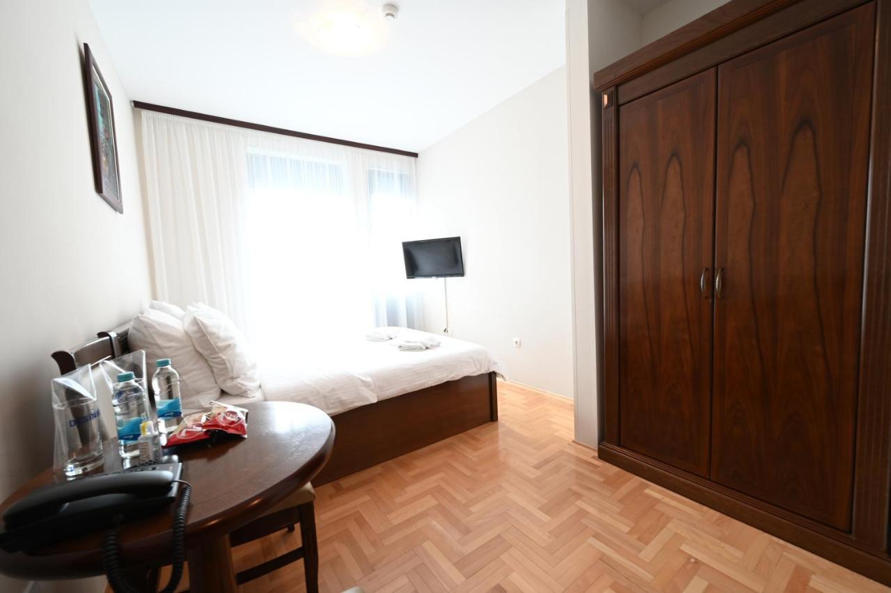 Hotel "Jkc Banja Luka" Экстерьер фото