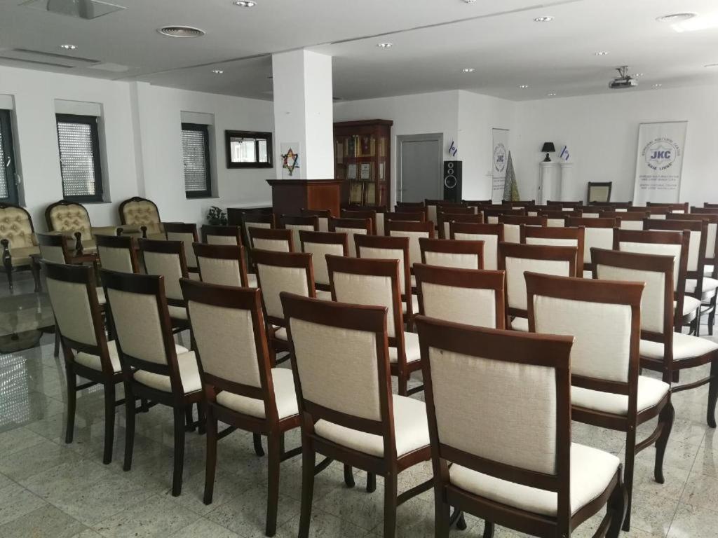 Hotel "Jkc Banja Luka" Экстерьер фото